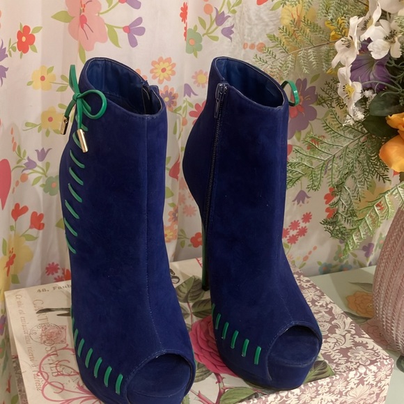 Liliana Faux Suede Stillettos Booties Size 7.5 Navy and Green 6” Heels - Picture 10 of 11